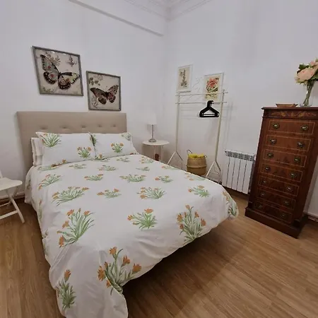 Amplio Y Centrico Piso Con Patio. Ла-Корунья