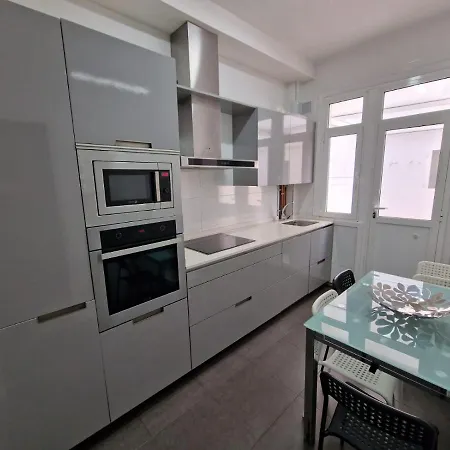 アパート Amplio Y Centrico Piso Con Patio. ア・コルーニャ