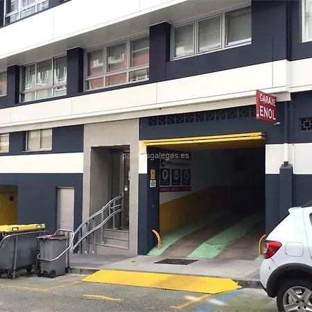 Centrico Piso Con Patio Y Garaje * A Coruña