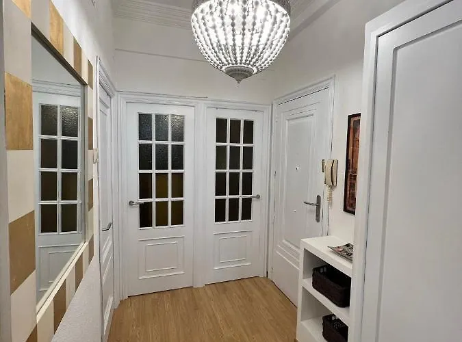 Amplio Y Centrico Piso Con Patio. Ла-Корунья