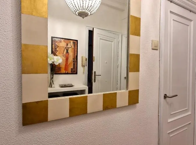 Amplio Y Centrico Piso Con Patio. *