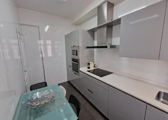 Amplio Y Centrico Piso Con Patio. Ла-Корунья