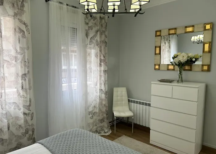 Amplio Y Centrico Piso Con Patio. *