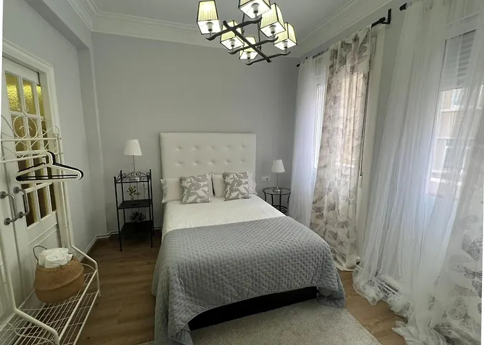 Amplio Y Centrico Piso Con Patio.